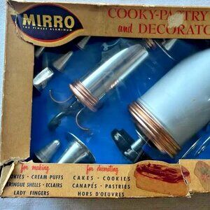 Vintage MIRRO Aluminum Cake DECORATOR SET original box Decorating Tips MCM